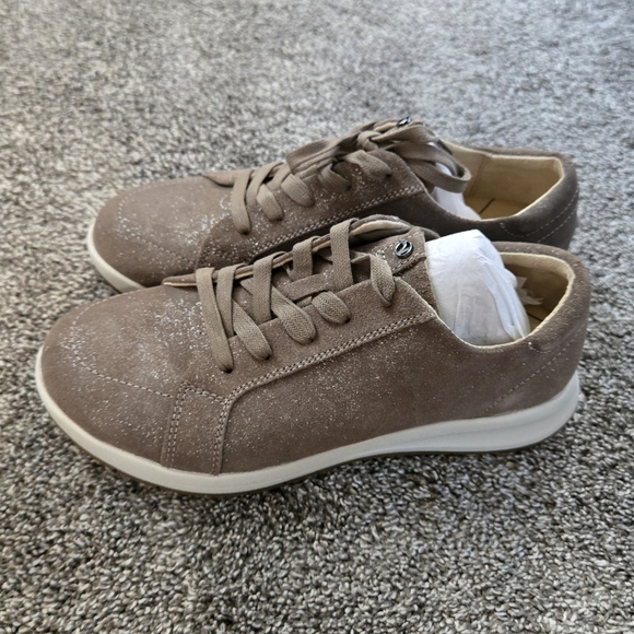 Revere Rusty Metallic Athens Lace Up Womens Sneaker NWB size 8 - Picture 2 of 13